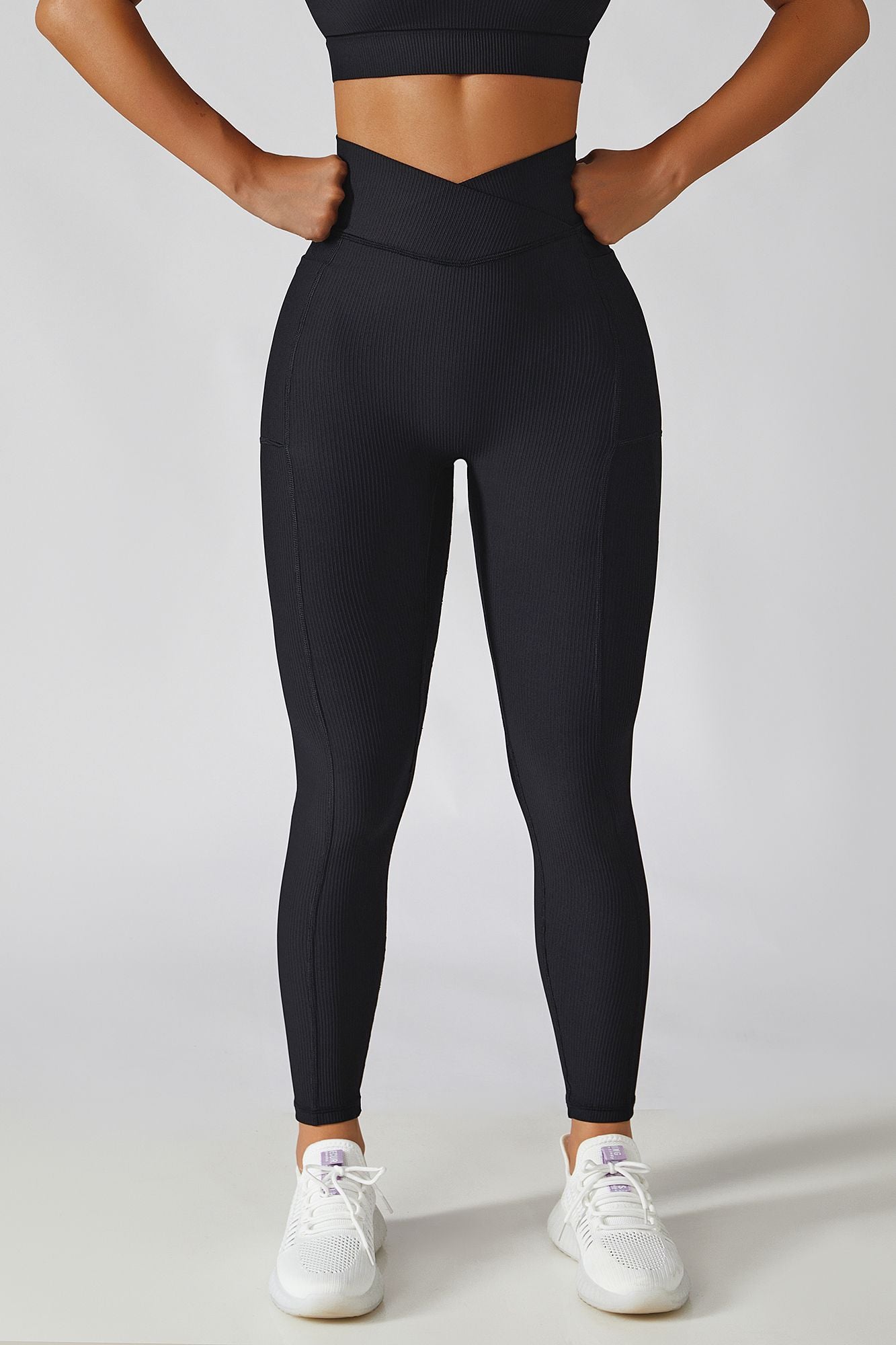 Ribbed V-Waist Legging with Pockets