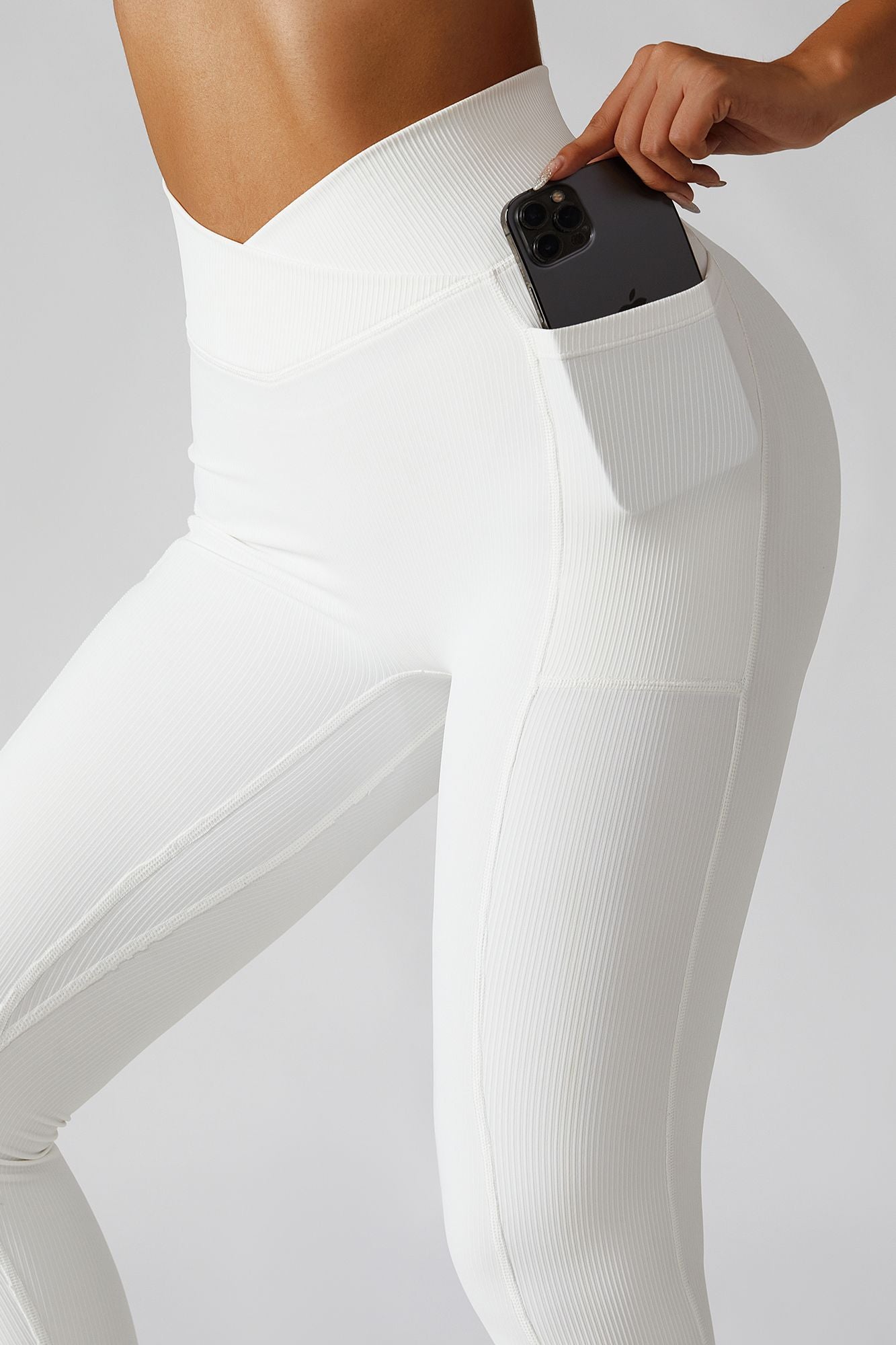 Ribbed V-Waist Legging with Pockets