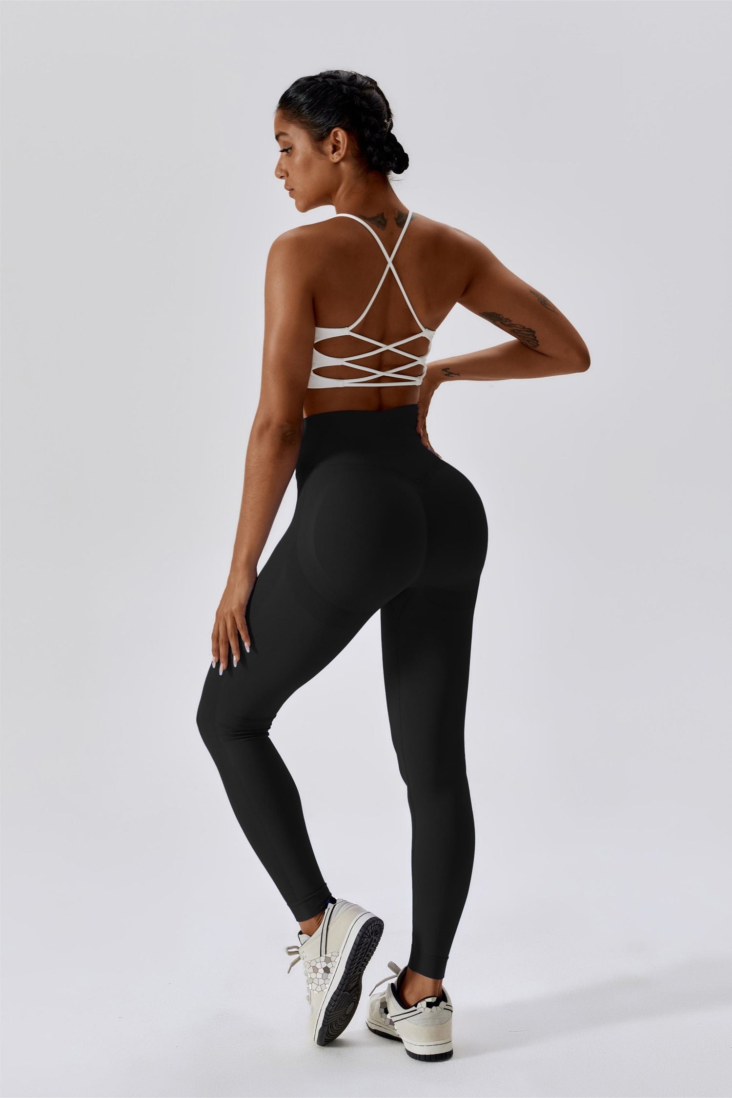 Seamless Butt Contouring Leggings - Sculpt Your Shape with Style