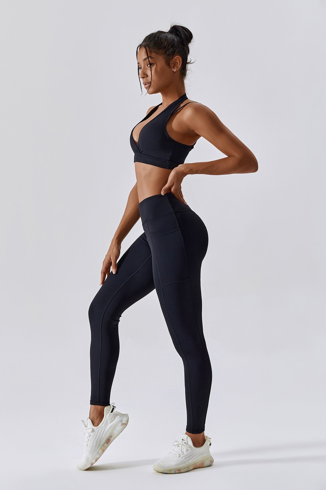 V-Waist Butt-Sculpting Leggings