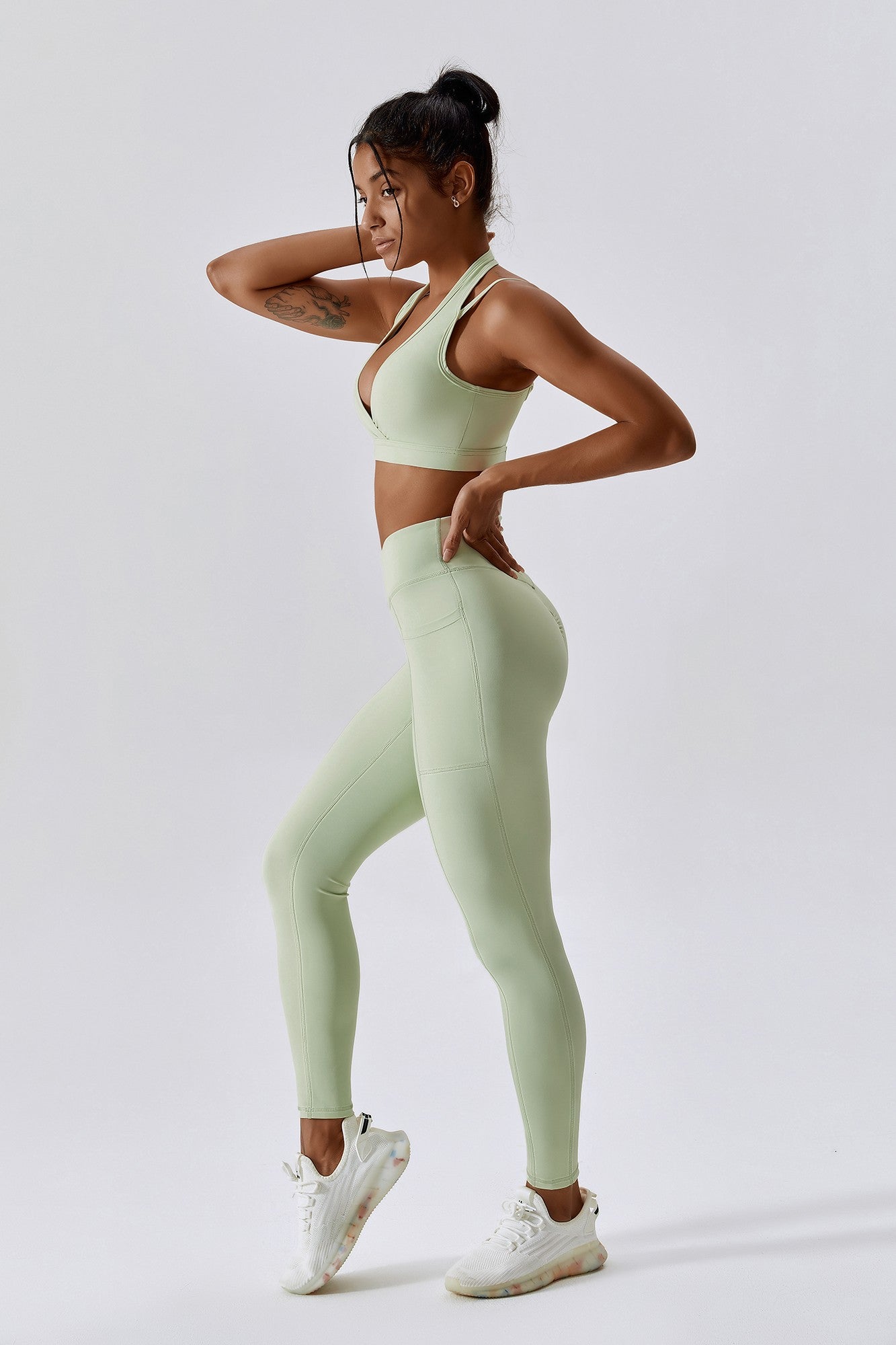 V-Waist Butt-Sculpting Leggings