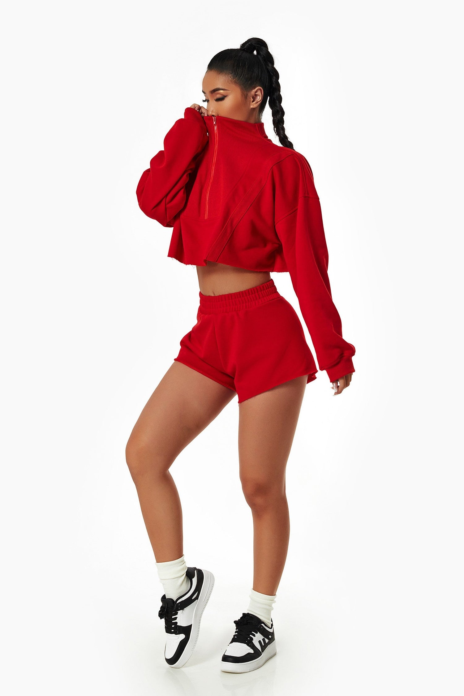 Activewear Set with Cropped Sweatshirt &amp; Mini Short – Stylish &amp; Comfy