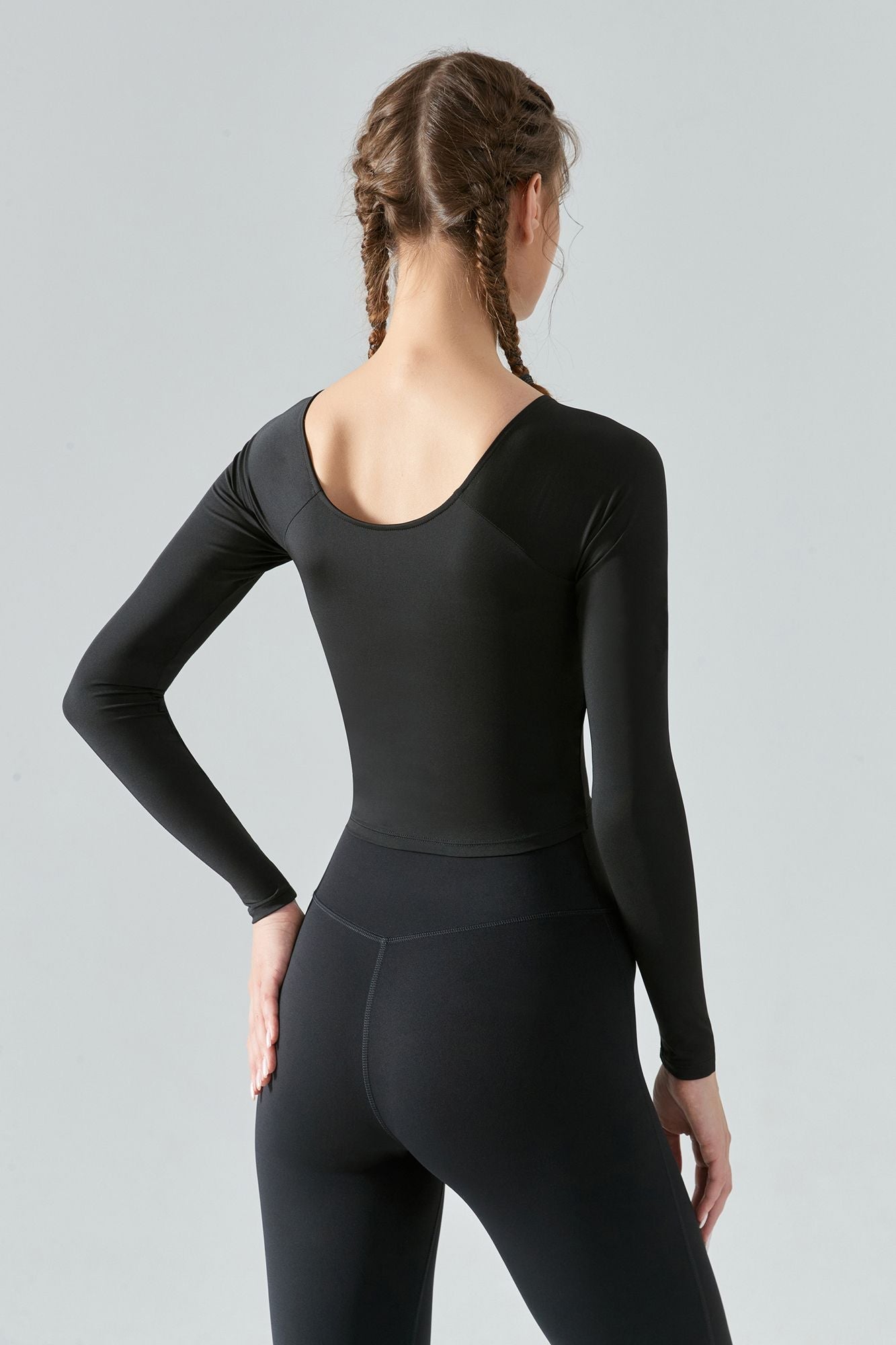 Long Sleeve Yoga Top with Front Tie Wrap Detailing for Stylish Comfort