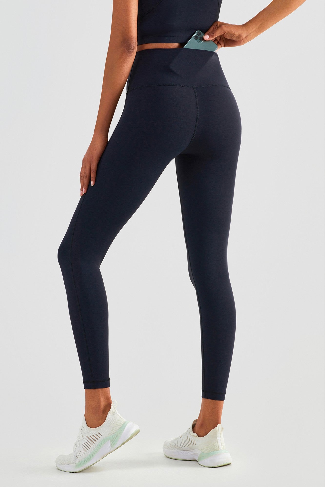 No Front Seam Leggings with Hidden Pocket