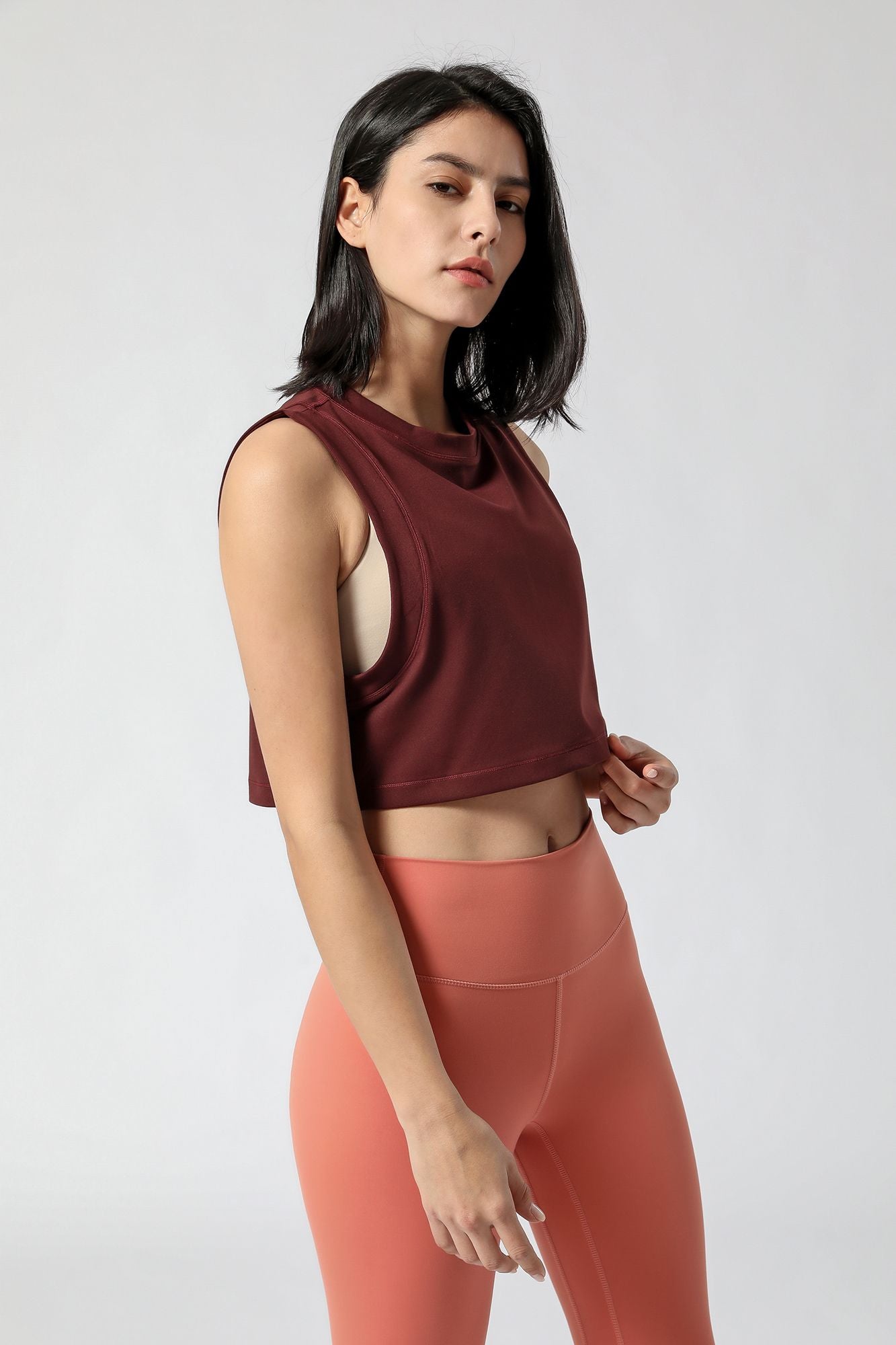 Sleeveless Cropped Tank Tops – Trendy, Comfortable, &amp; Versatile