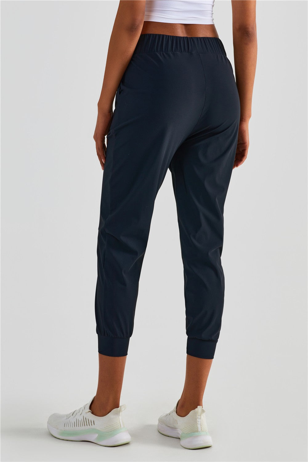 Tapered Crop Pants with Pockets