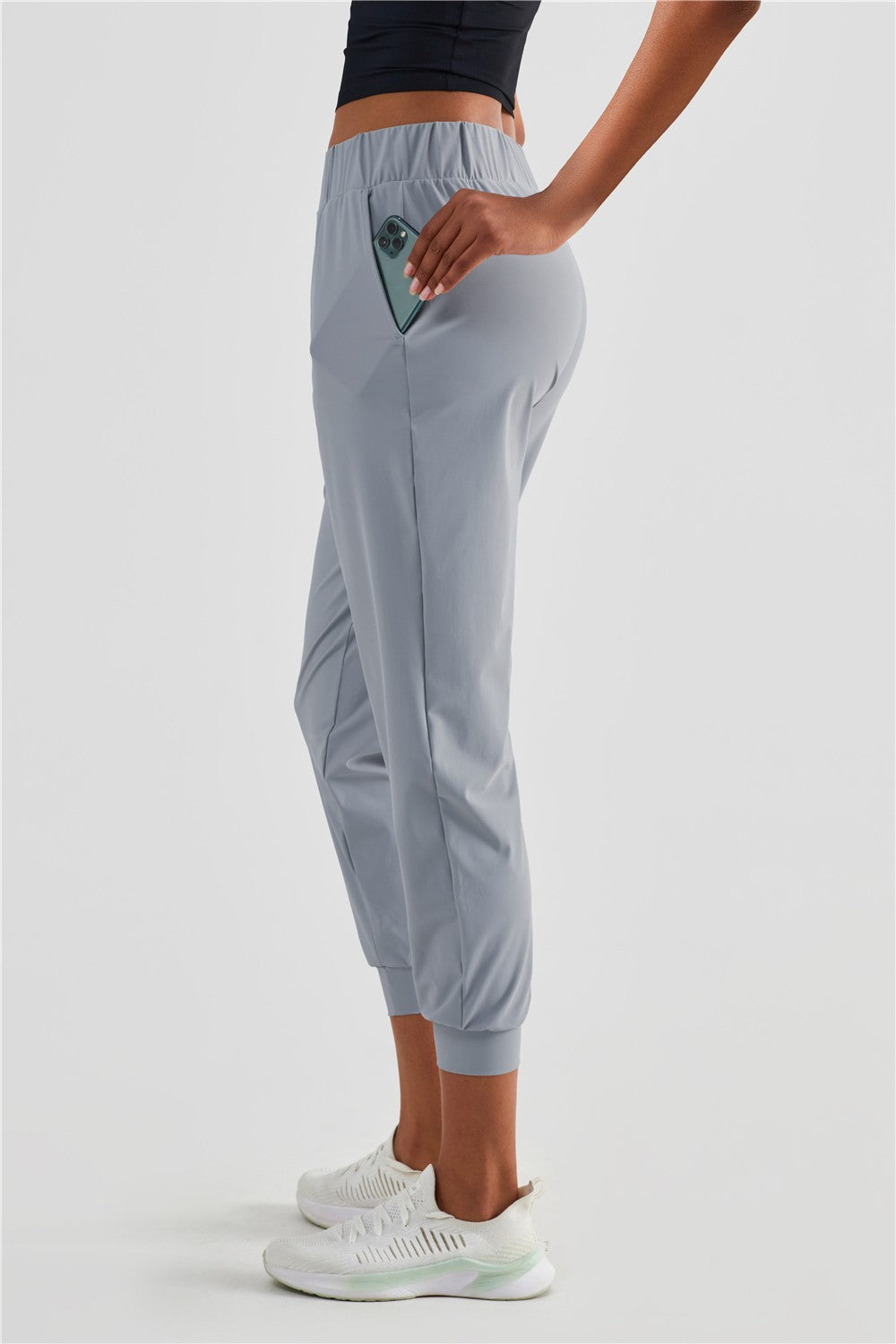 Tapered Crop Pants with Pockets