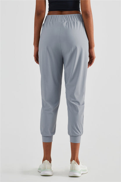 Tapered Crop Pants with Pockets