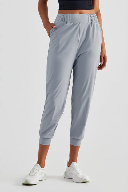 Tapered Crop Pants with Pockets